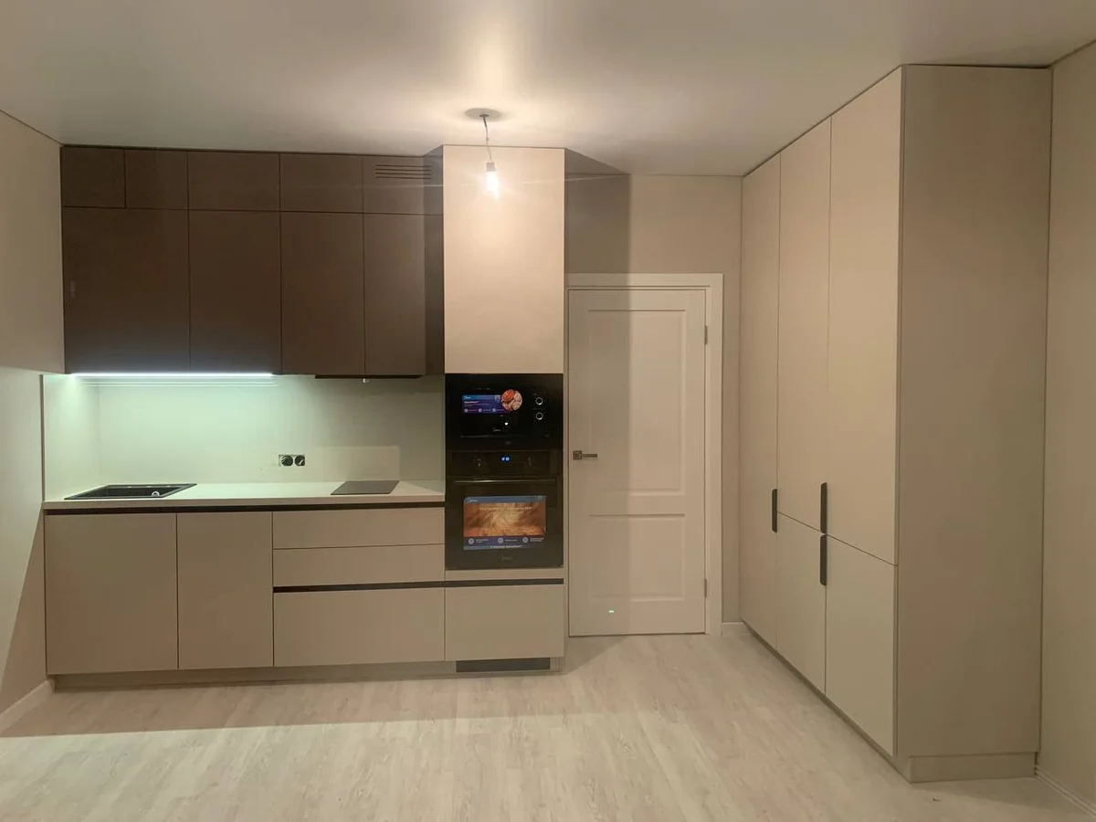 Кухня и шкаф: Проект 04