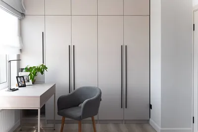 Минималистичный встроенный шкаф